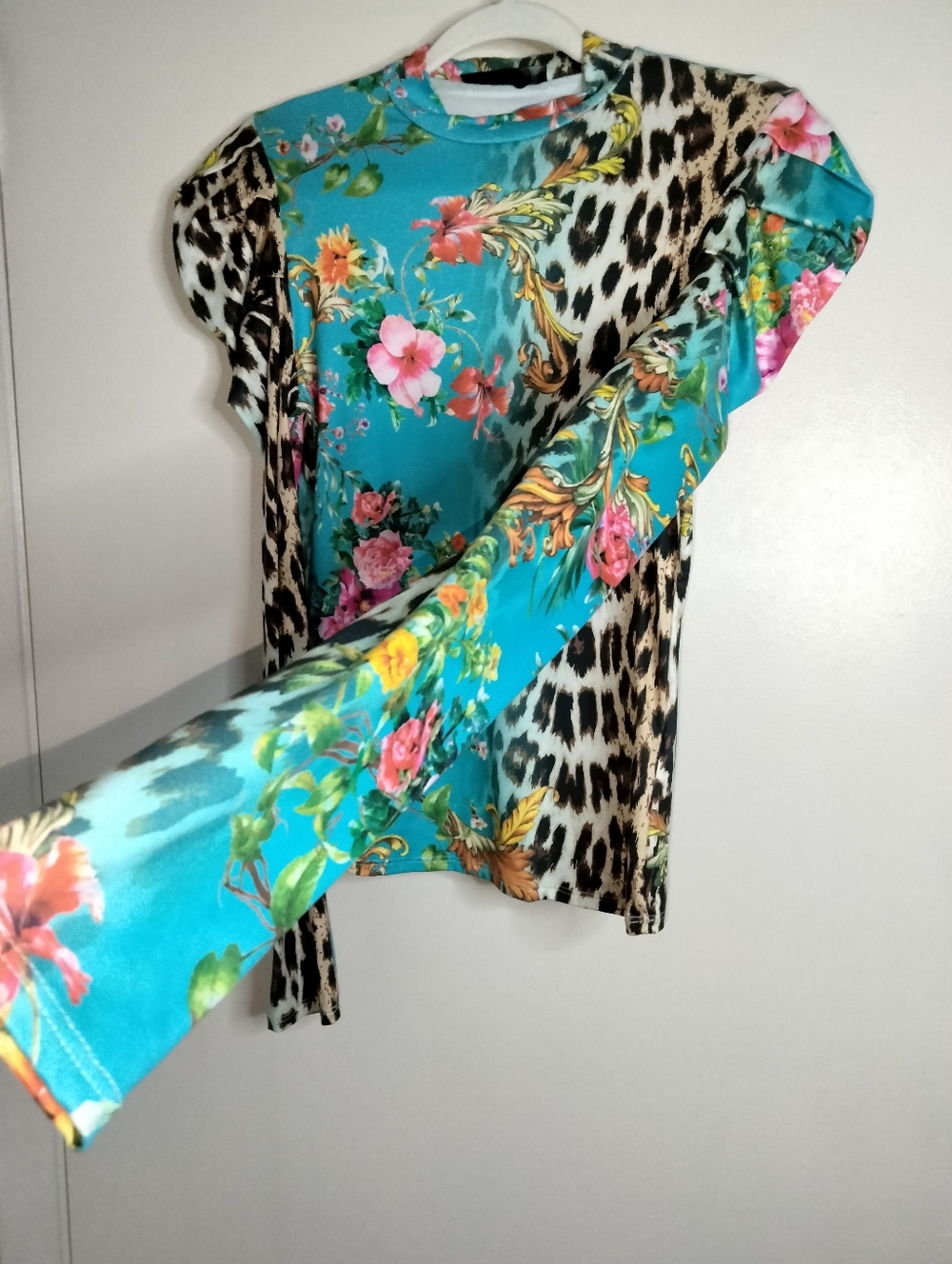Gabby Grace (Size M) Turquoise Floral & Leopard Print Stretch Long Sleeve Blouse - Picture 3 of 8